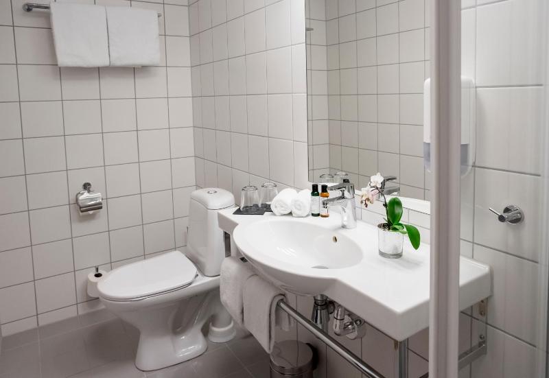 Standard Double or Twin Room image 2