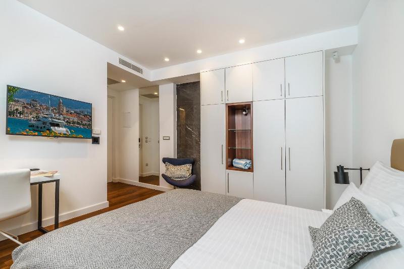 Economy Double Room image 2