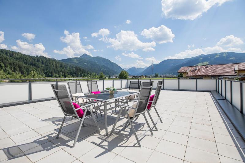 Apartment with Terrace image 4