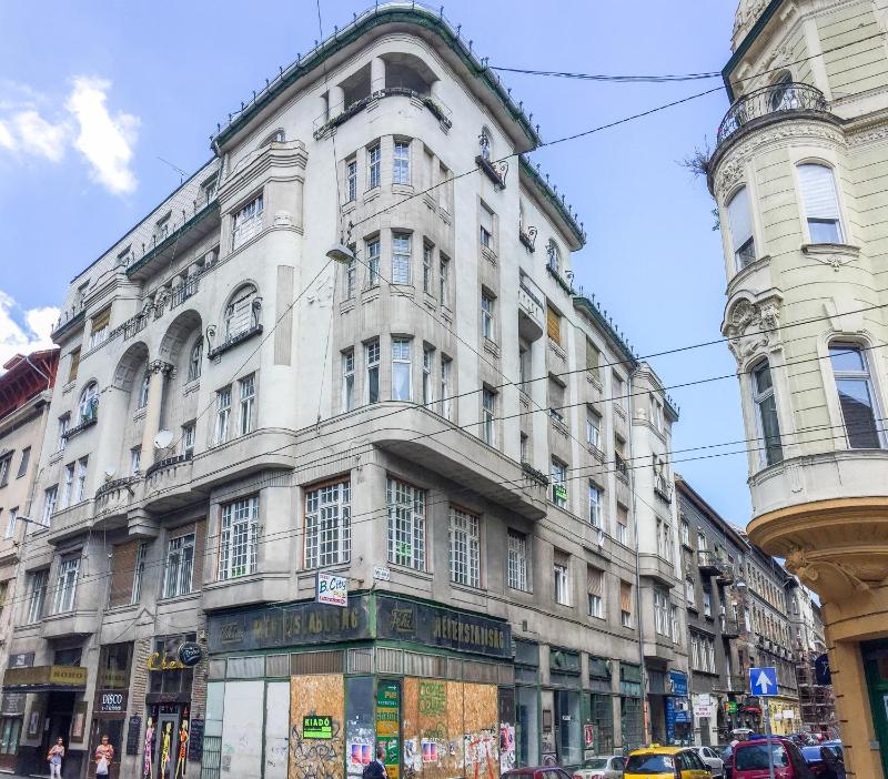 Real Apartments Zichy - image 11