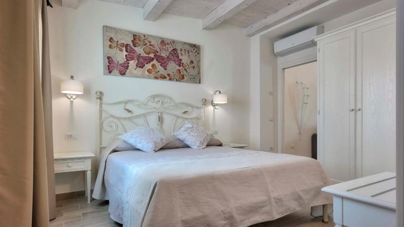 One-Bedroom Apartment image 3
