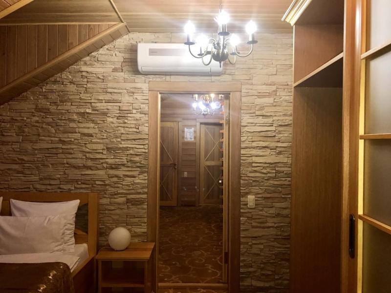 Standard Double Room image 3