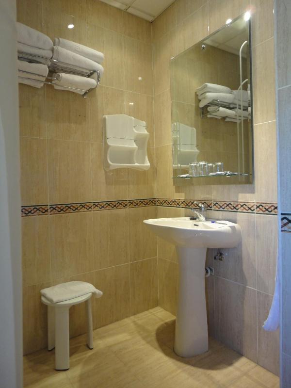 Double Room with Extra Bed image 2