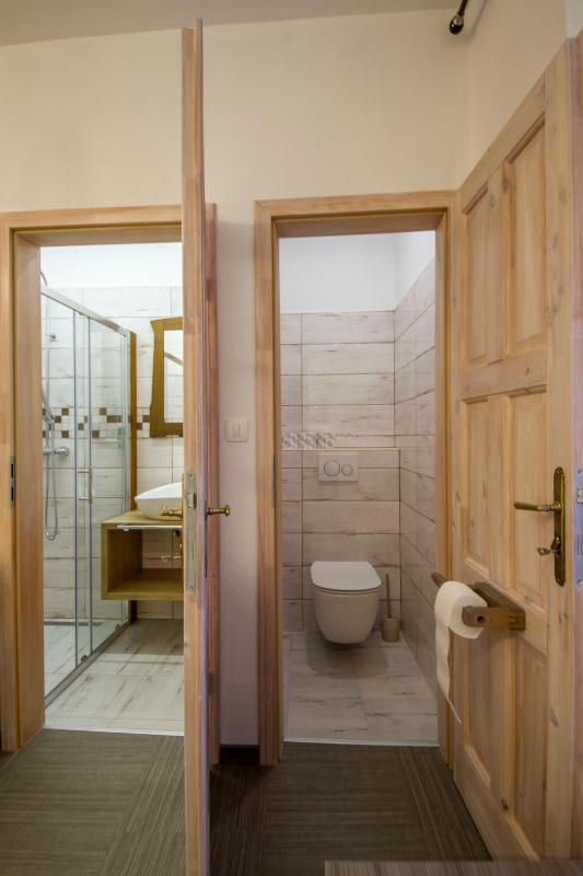 OH Apartments & Rooms - image 4