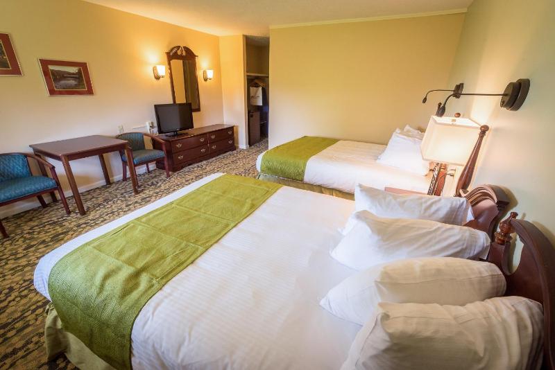 Double Queen Room with Garden View  image 3