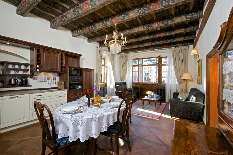 2-Bedroom Apartment with Prague Castle View image 2