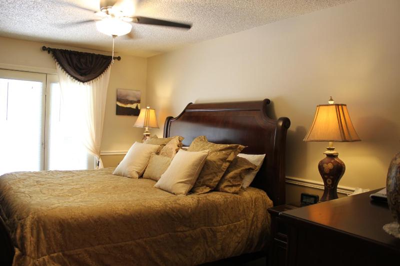 King Room image 3