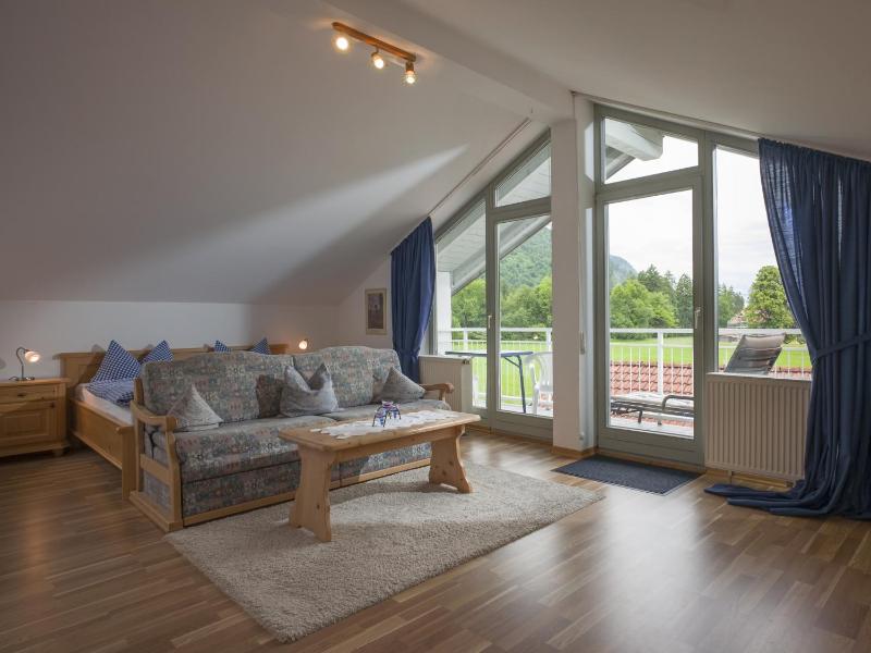 One-Bedroom Apartment image 3