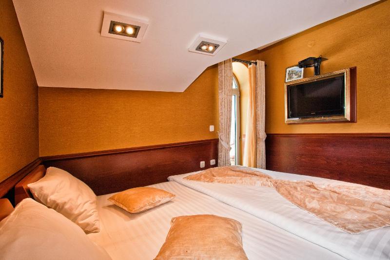 Standard Double Room with Sea View image 3