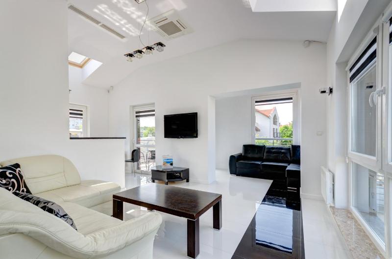 Sunrise apartments close to the beach & by Noclegi Renters - image 10