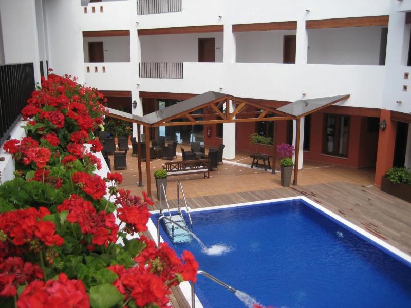 Aparthotel Puerto Mar - image 12