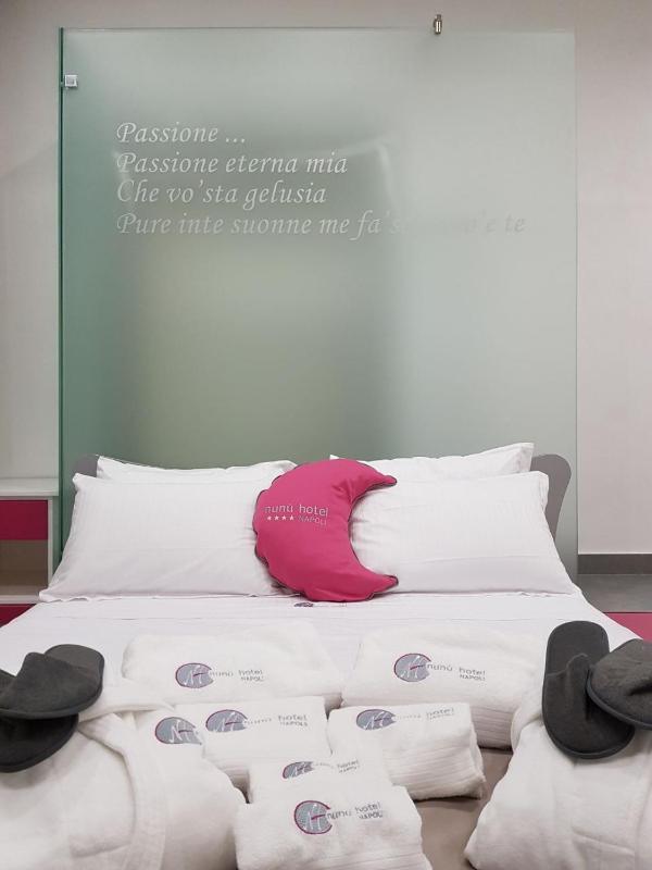 Deluxe Double Room image 2