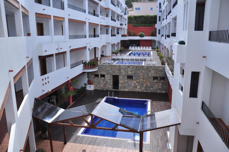 Aparthotel Puerto Mar - image 7