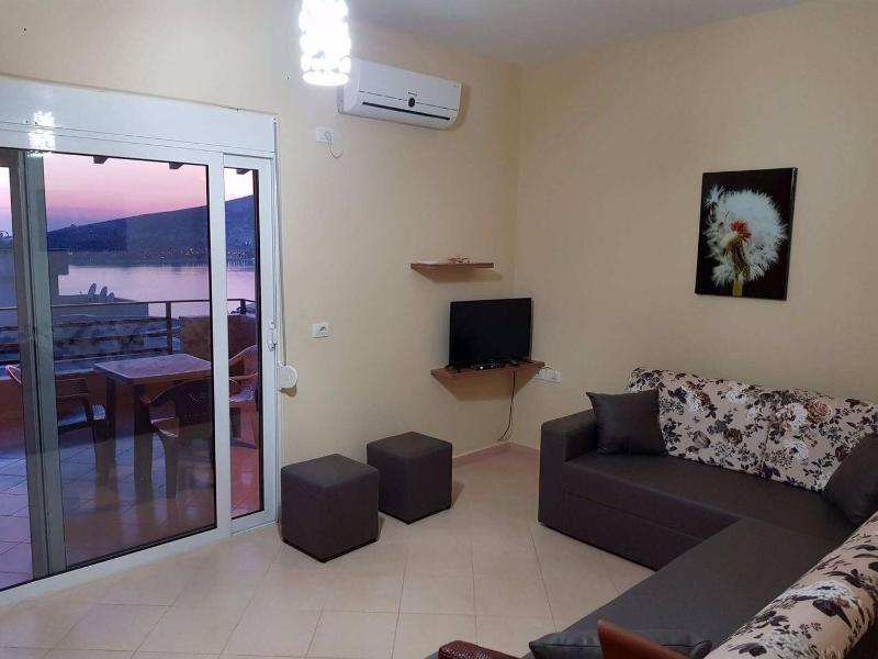 Apartment image 3