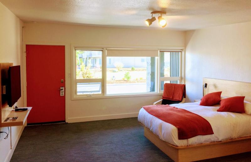 Flora King Room image 4