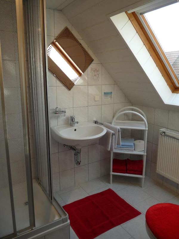 Twin Room with Extra Bed image 2