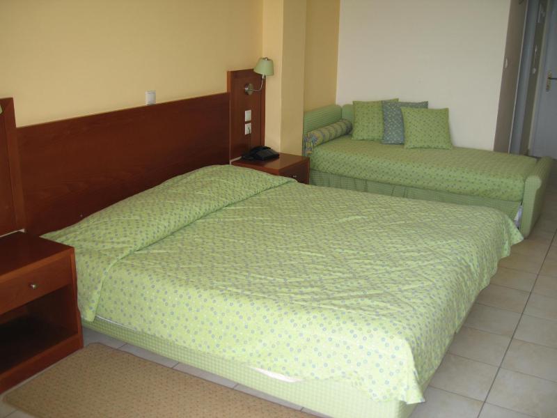 Family Room with Sea View image 3