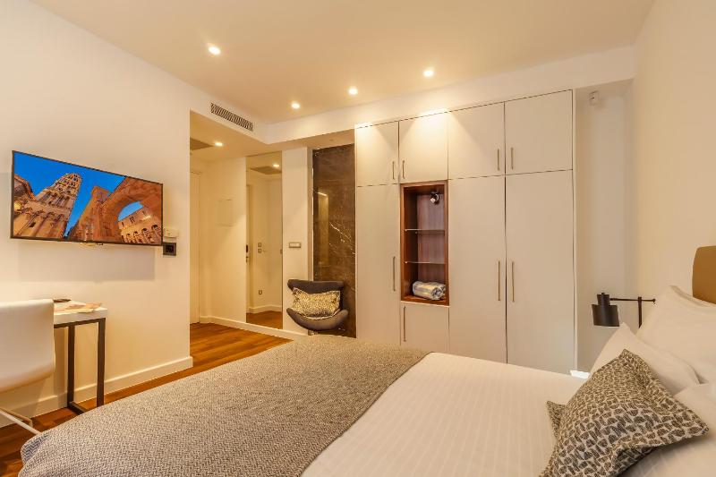 Economy Double Room image 4