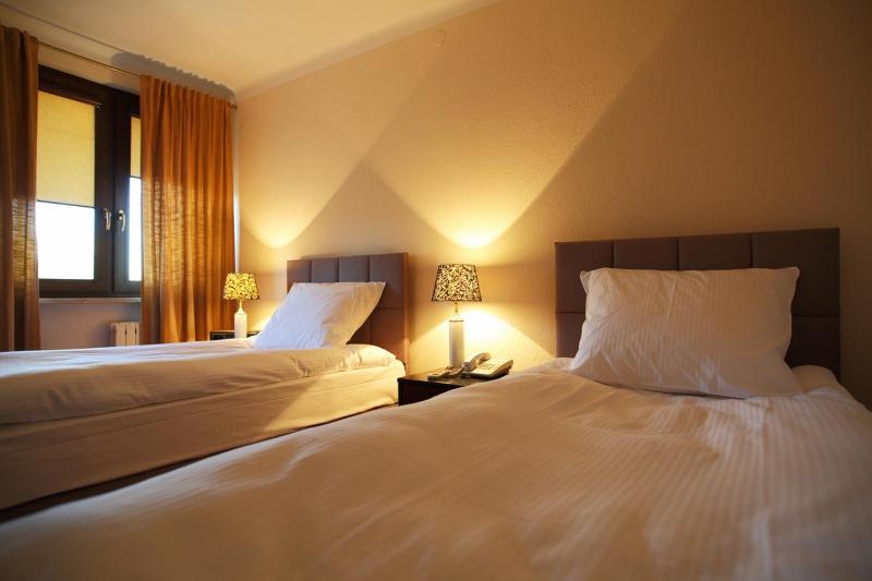 Standard Double Room image 3