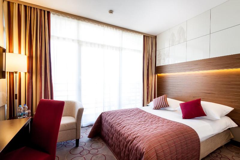 Double Room image 3