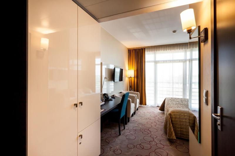 Double Room image 4