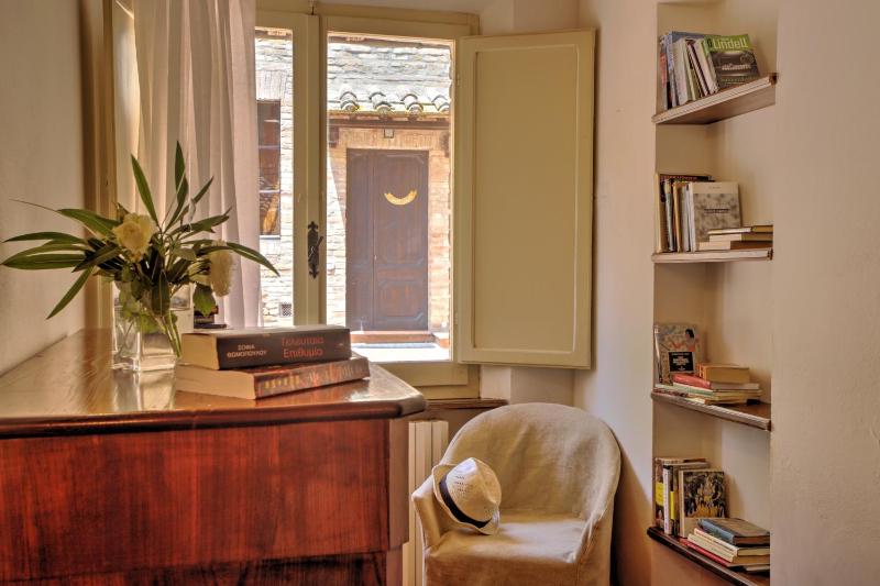 Essential Three-room Apartment image 1