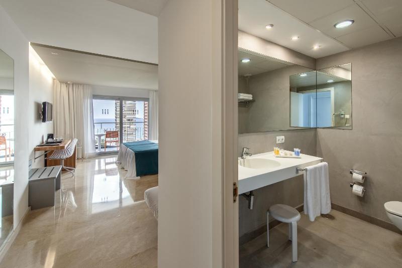 Superior Double Room image 4