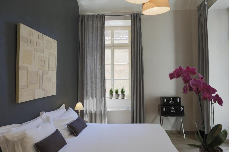 Double or Twin Room image 4