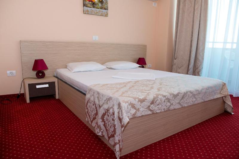 Double Room image 2