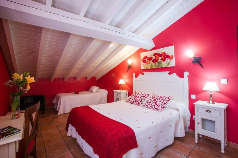 Quadruple Room with Private Bathroom image 1