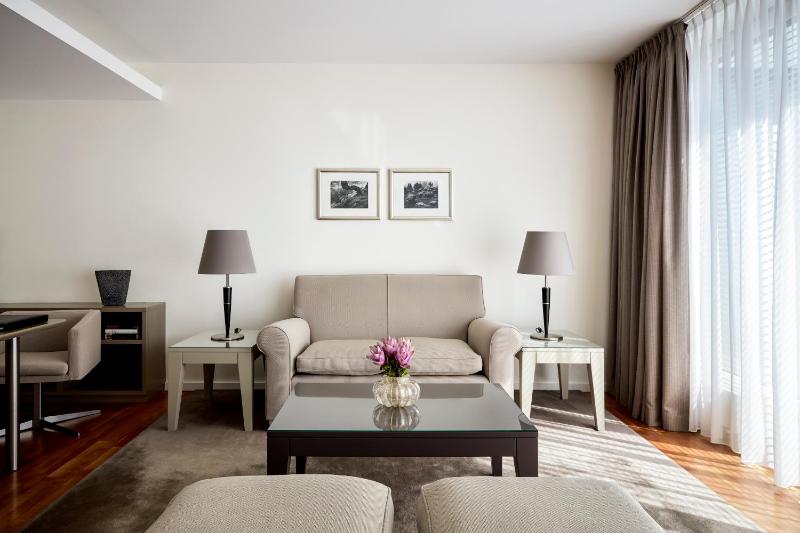 Grand Suite image 4