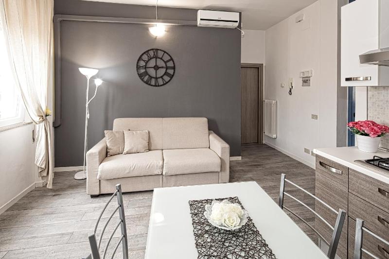 One-Bedroom Apartment image 1