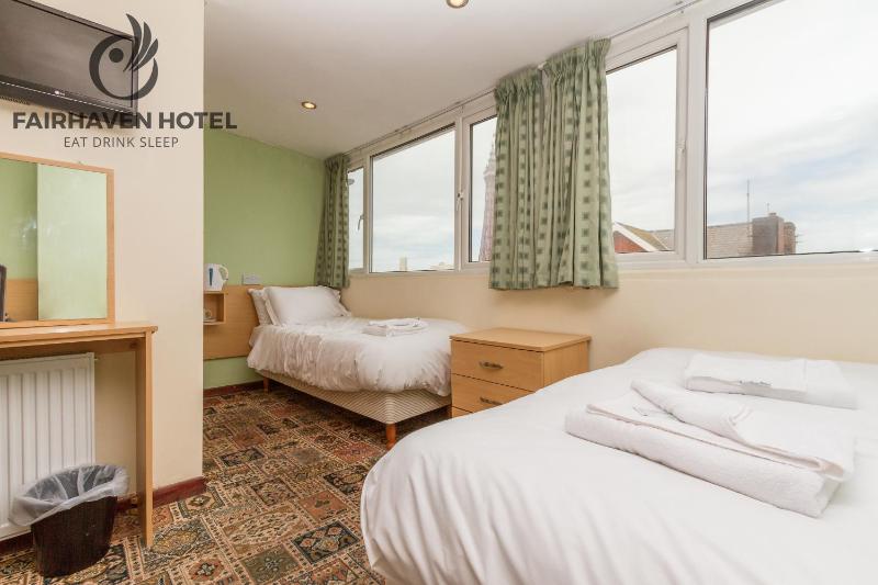 Premium Quadruple Room image 3