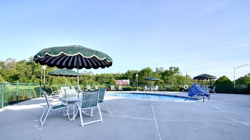 Double Room with Lawn View image 3