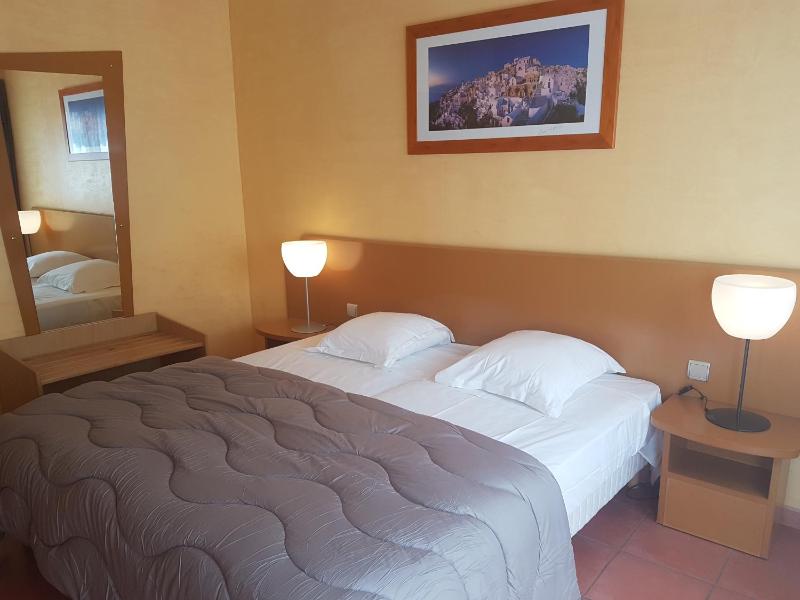 Double Room image 1