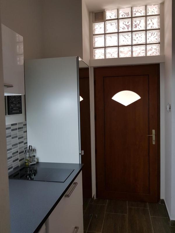 Studio Apartment image 2