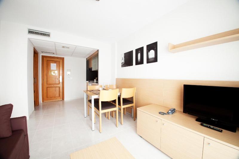 One-Bedroom Apartment (2 Adults + 1 Child) image 4