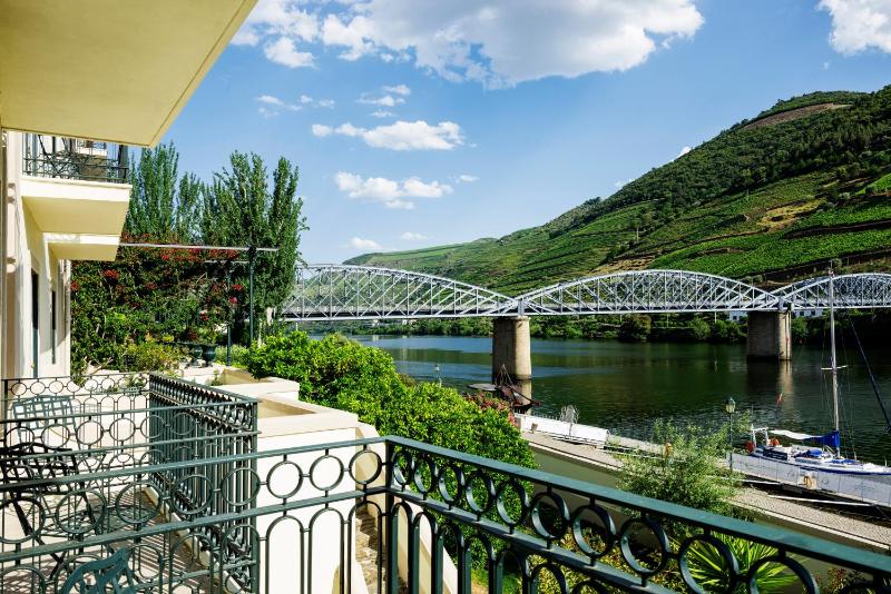 Junior Suite with River View image 4