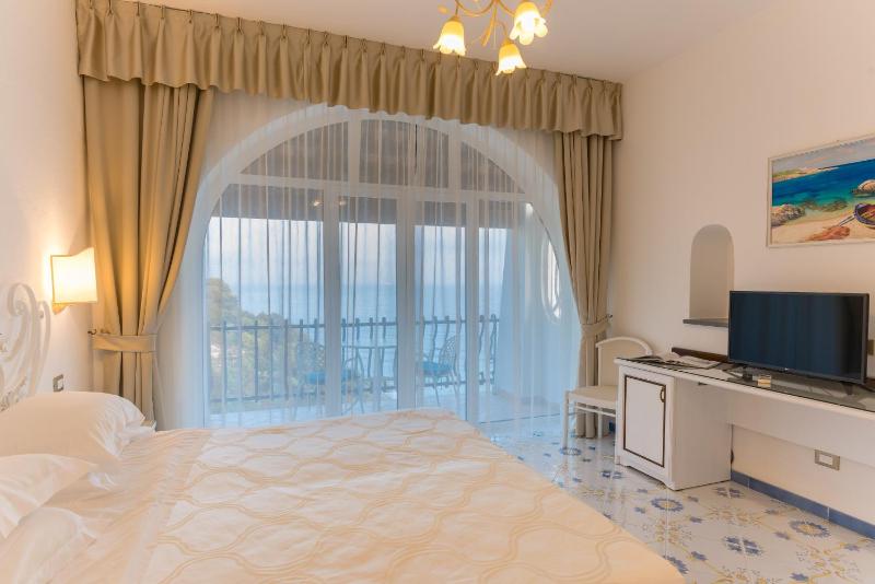 Grand Hotel Le Rocce - image 44