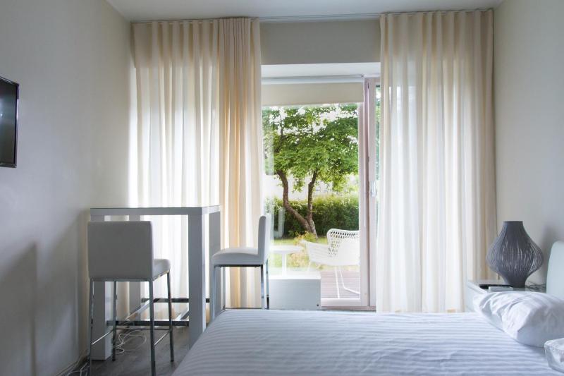 Studio Apartment with Terrace image 1