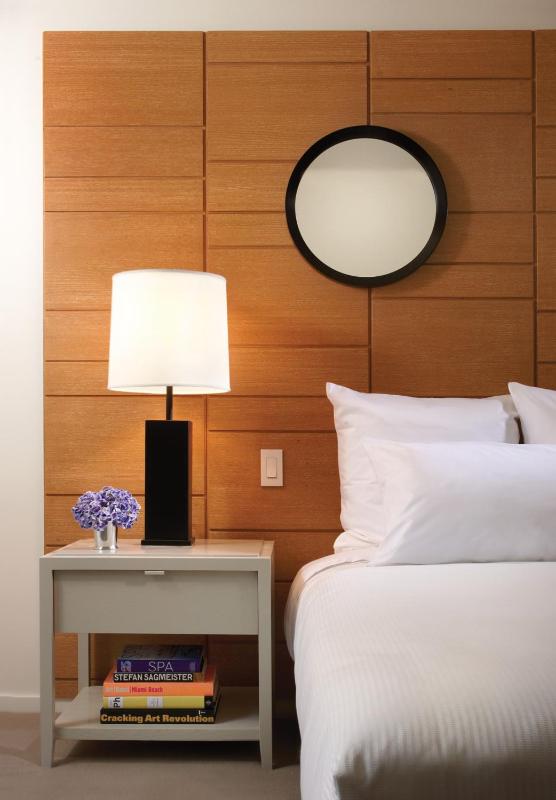 Luxury King Room image 3