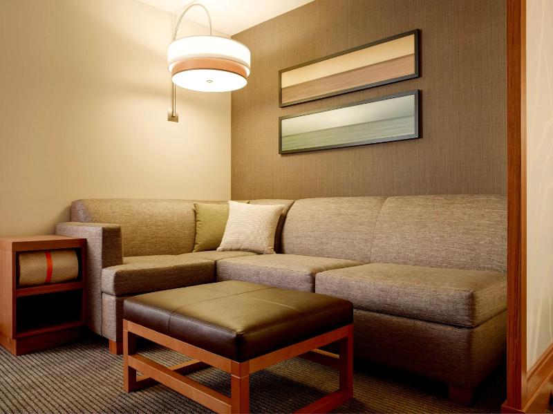 King Room with Sofa Bed image 3