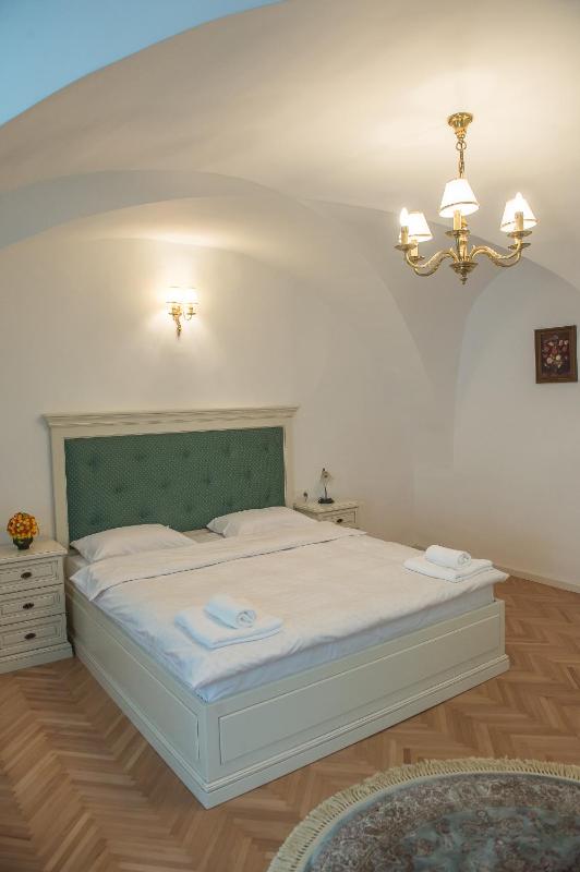 Baroc Deluxe House- Apartment & Room Sibiu Old Town - image 26