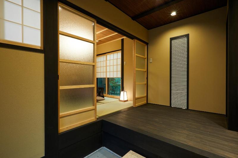 Rinn Gion Yasakamae - image 11
