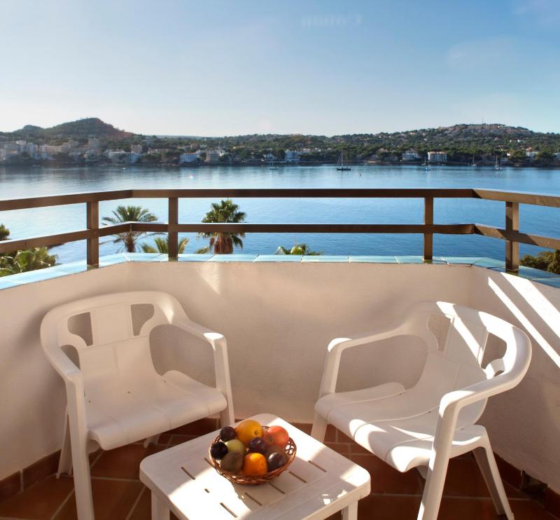 One-Bedroom Apartment with Sea View (3 Adults) image 3