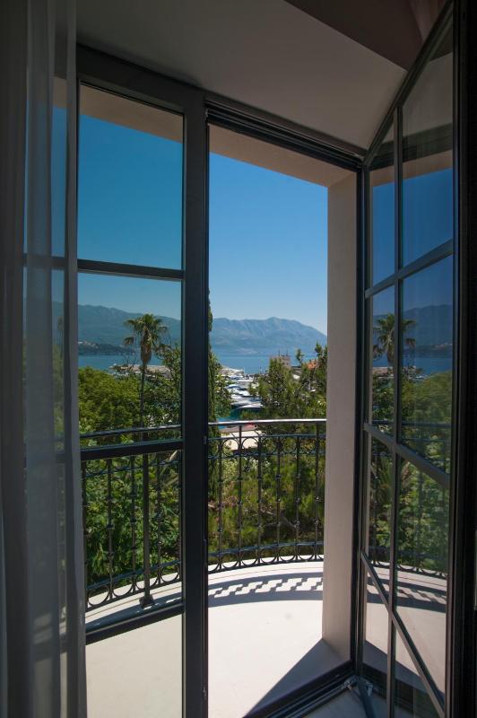 Double or Twin Room with Sea View image 2