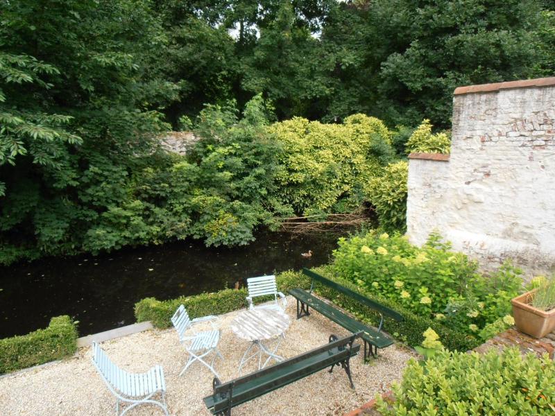 Double Room with Park View image 2