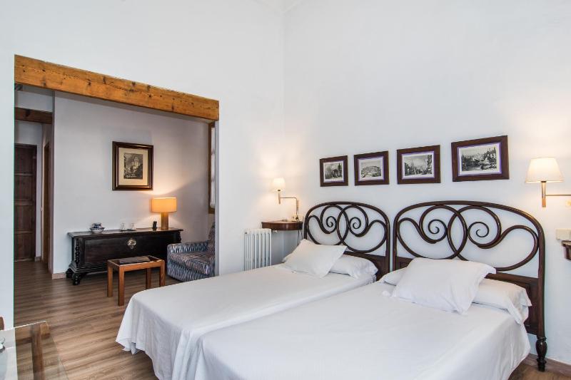 Junior Suite image 2