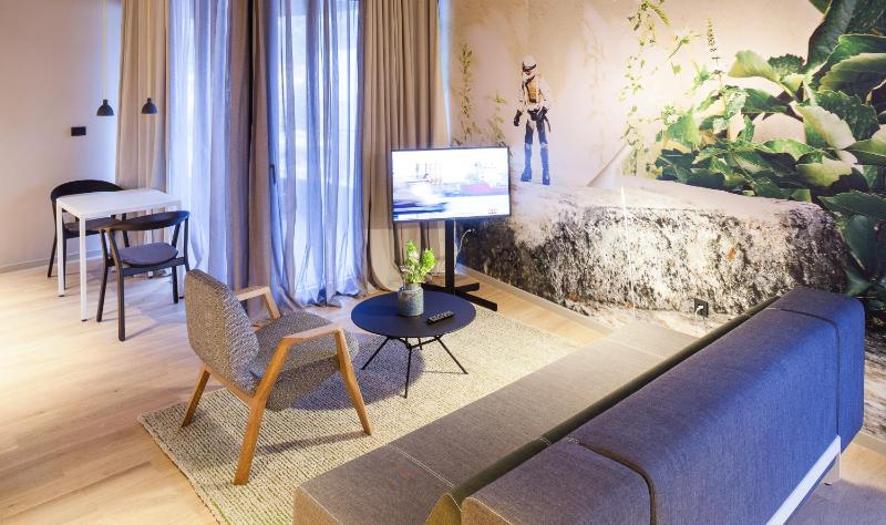 Deluxe Studio with Balcony image 2