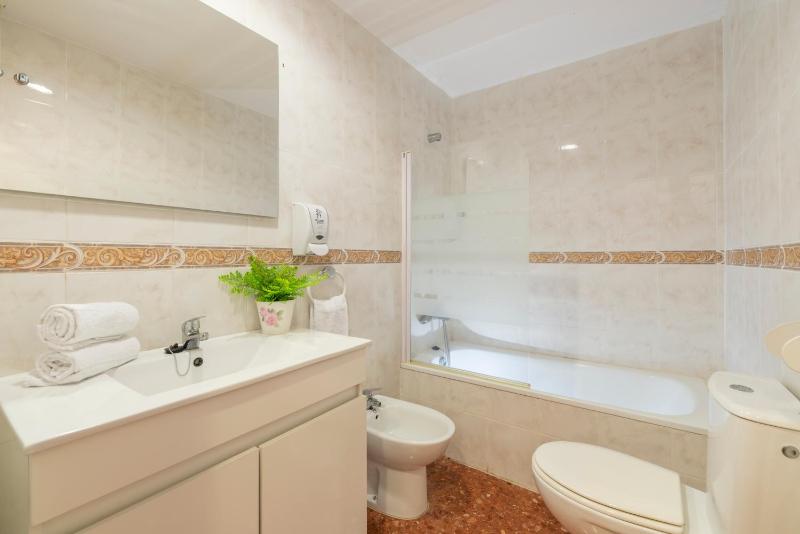 Two-Bedroom Apartment with Mountain View (4 Adults + 2 Children) image 4